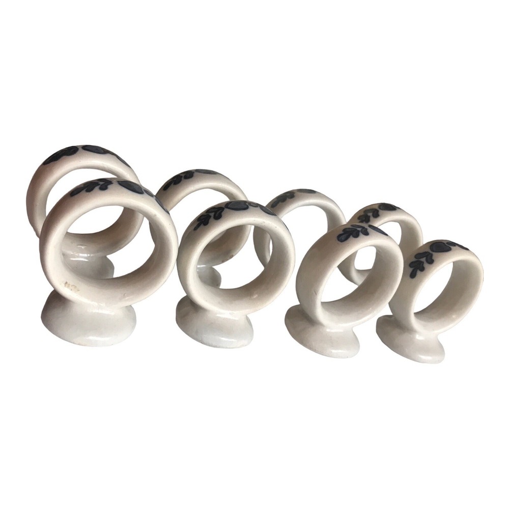 Pfaltzgraff Yorktowne Footed‎ Napkin Rings Blue Hearts set of 8